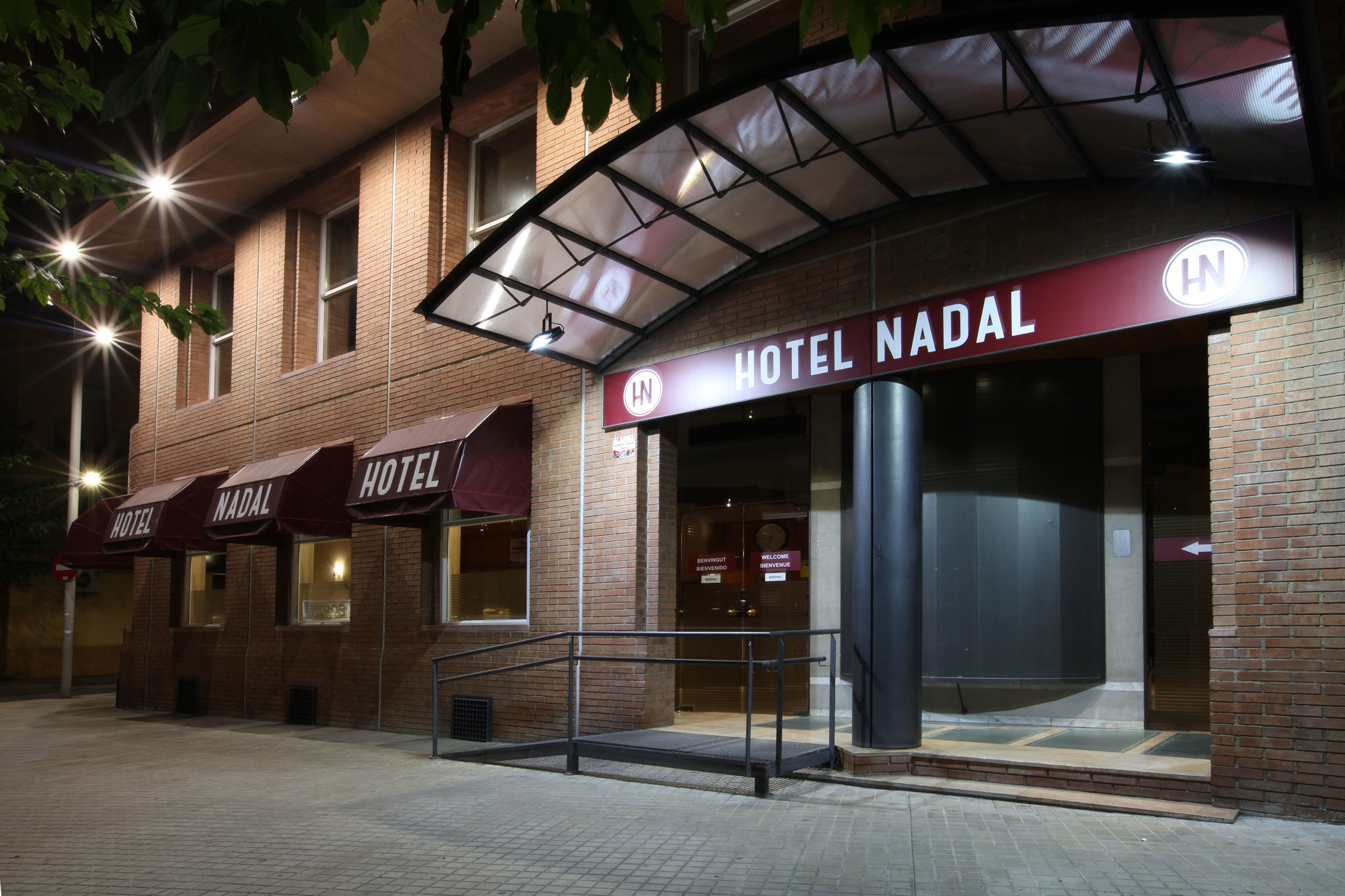 Hotel Nadal Lleida Bagian luar foto